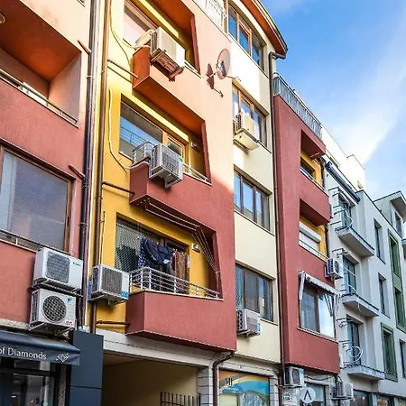 Downtown 1Bd Apartment With A Cosy Balcony