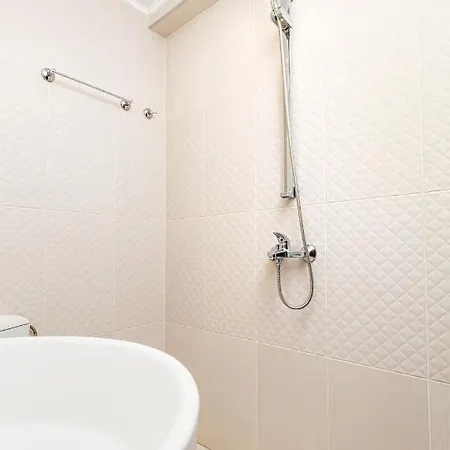 Downtown 1Bd Apartment With A Cosy Balcony * Φιλιππούπολη